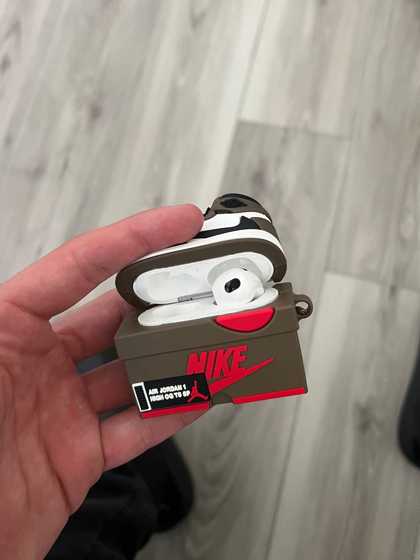 Air Jordan 1 High Airpod Case (3rd gen only)